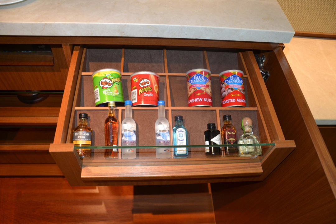 Minibar Shangri-La Singapore