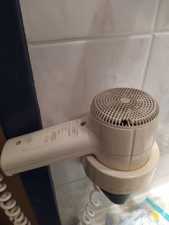 Zimmer AMEDIA Hotel Dresden Elbpromenade