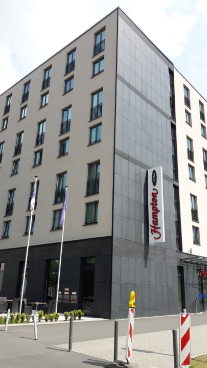 au-enansicht-hampton-by-hilton-frankfurt-city-centre-messe-frankfurt