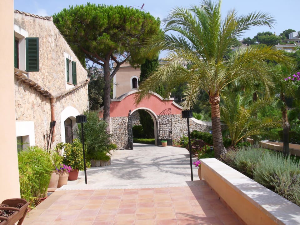 Eingang zum Hotel Mon Port Hotel & Spa