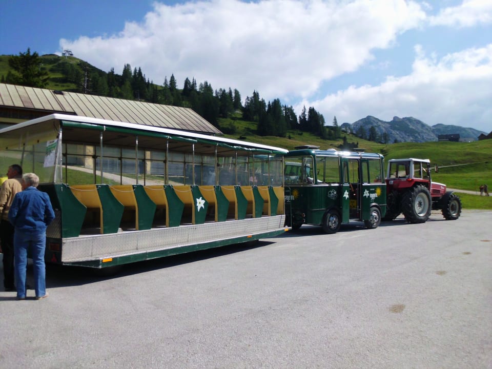 Panoramazug Almhotel & Genussgasthof Hierzegger