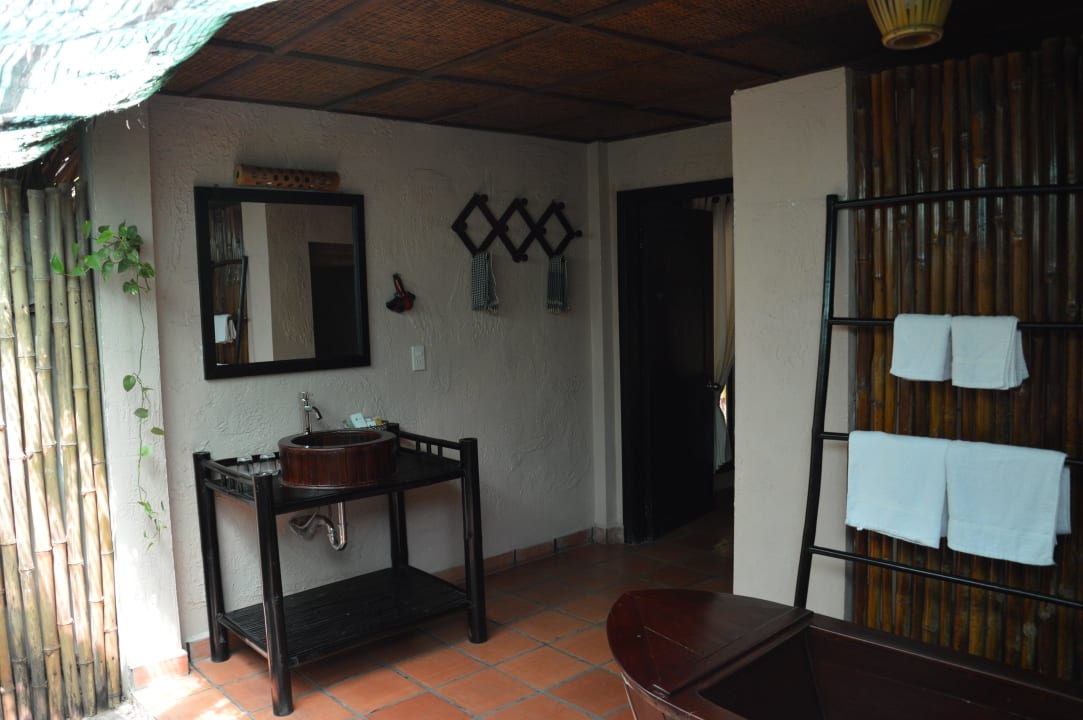 Badezimmer unter freiem Himmel Mekong Lodge