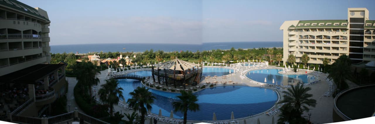 Blick vom Balkon auf Meer und Pool Vita Silva Hotel