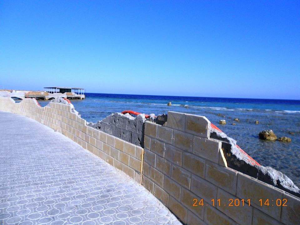 Hotelsteg zum Hausriff Hotel Titanic Palace