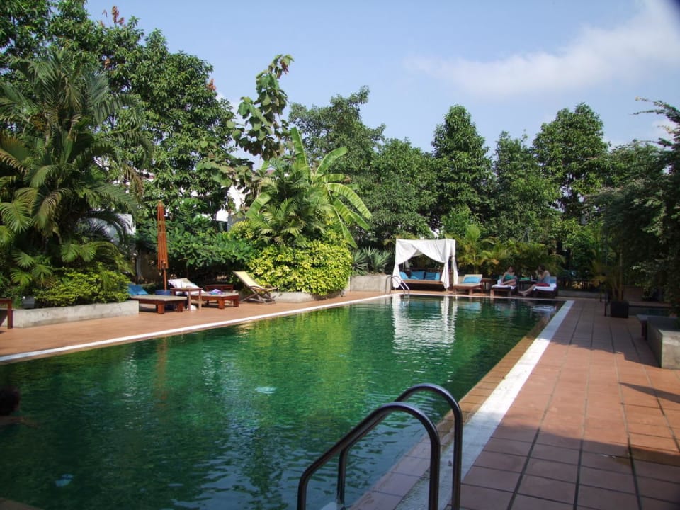 Großer, sauberer Salzwasserpool Hotel The Kabiki