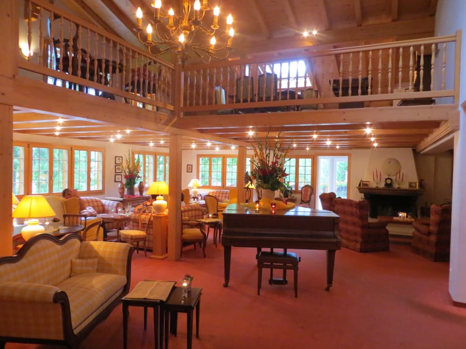 Schöne Lobby Waldhotel Doldenhorn & Landgasthof Ruedihus