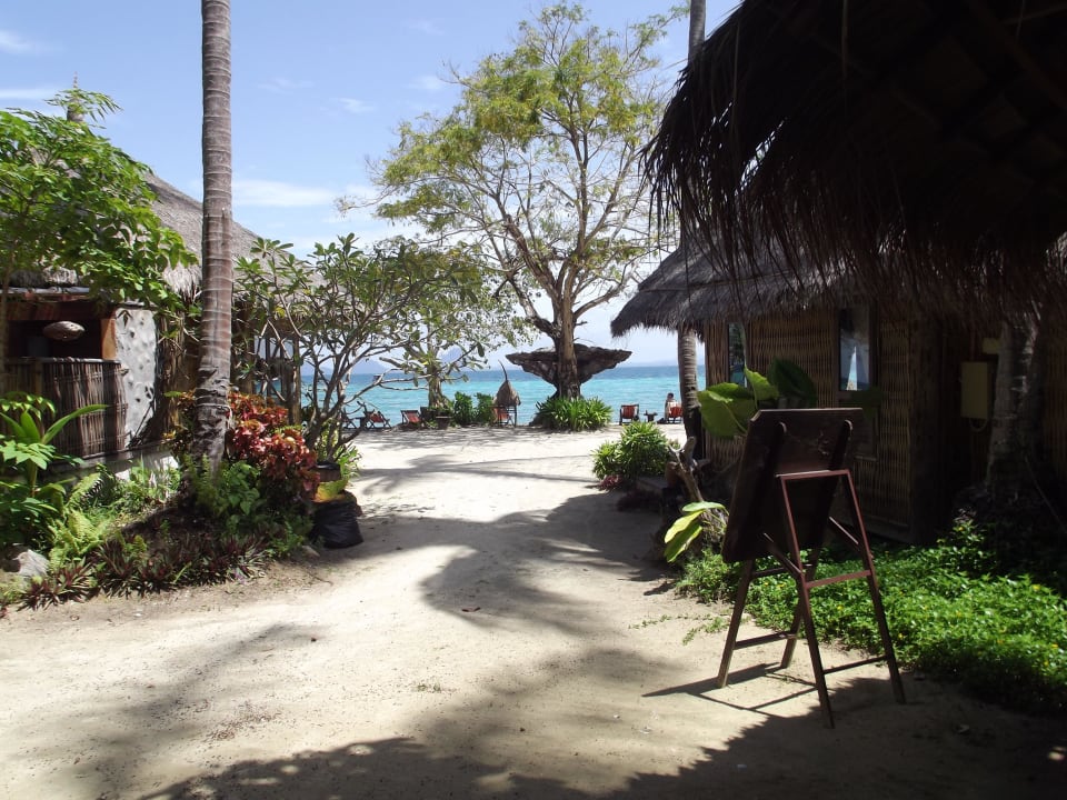 Blick von der 2. Reihe der Anlage Hotel Thapwarin Resort