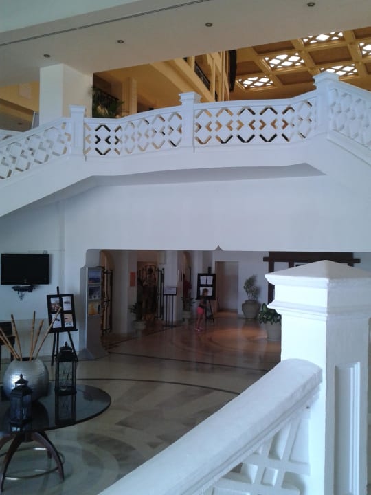 Aufgang zu Lobby Steigenberger ALDAU Beach Hotel
