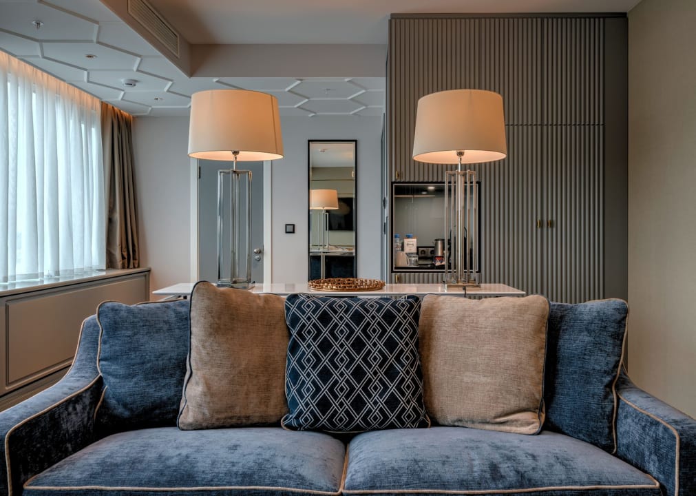 Zimmer Chekhoff Hotel Moscow Curio Collection by Hilton