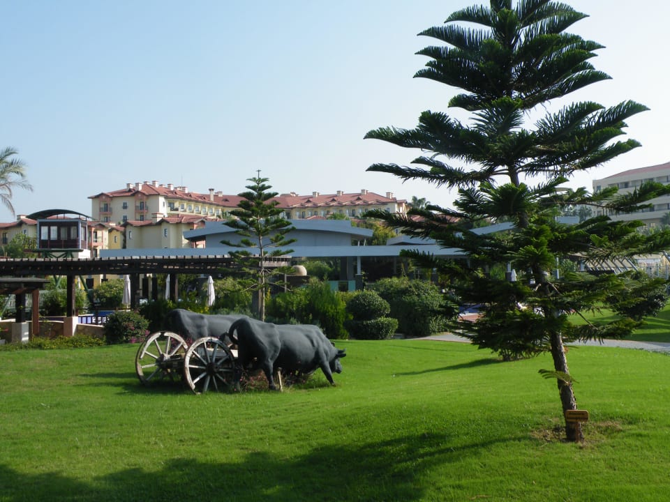 Großzügige Gartenanlage TUI BLUE Xanthe