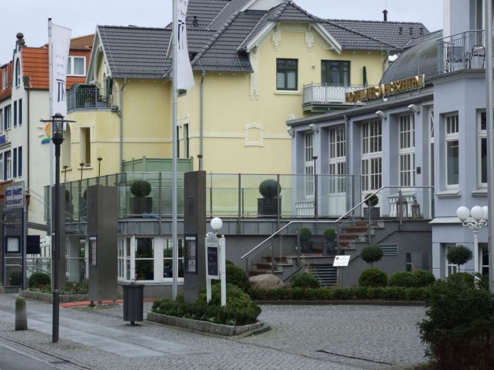 Hotel von aussen Hotel Vier Jahreszeiten Kühlungsborn