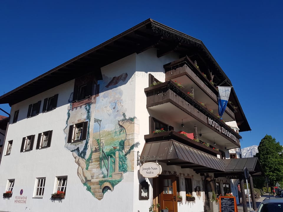 Außenansicht Hotel Zugspitze
