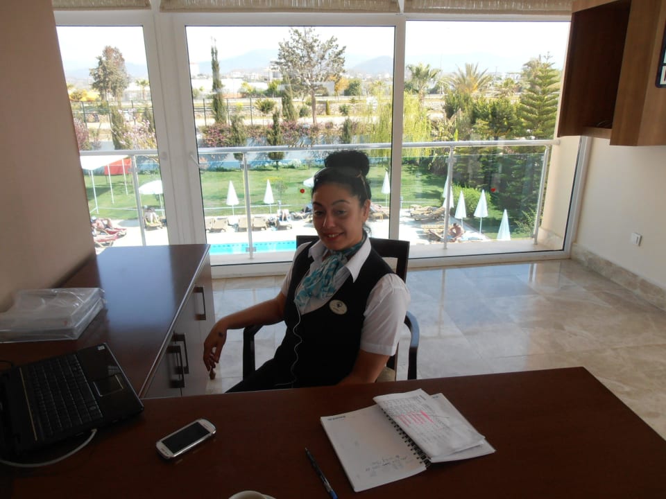 Sehr nette Gästebetreuerin Banu Solivia Hotel