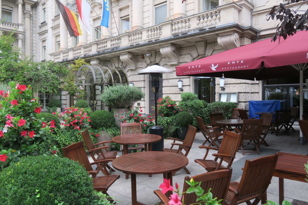 Außenansicht Hotel Nassauer Hof