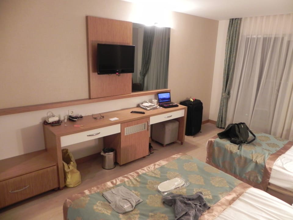 Schlafbereich mit Fernseher Annabella Diamond Hotel & Spa