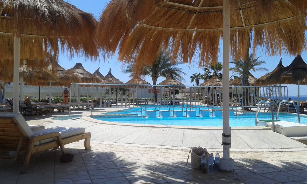 Una delle due piscine Albatros Sharm Resort