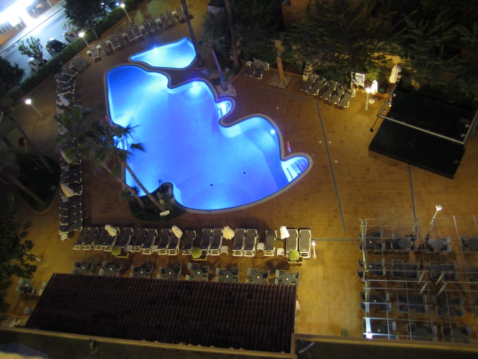 Pool Valentin Reina Paguera