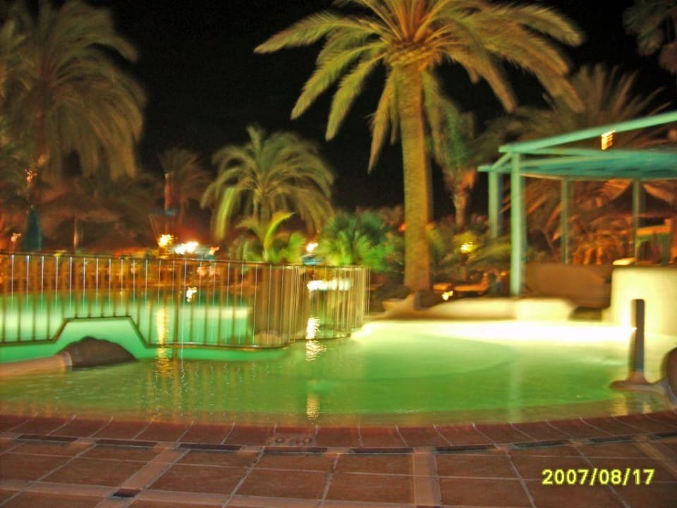 Pool bei Nacht Corallium Beach by Lopesan Hotels - Adults only