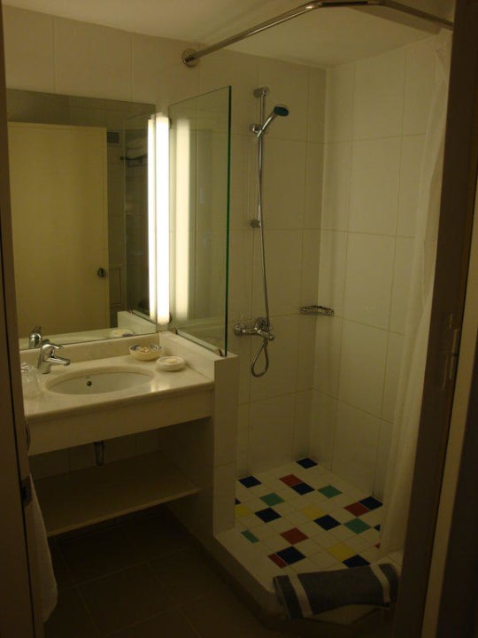 Bad Anissa Beach & Village