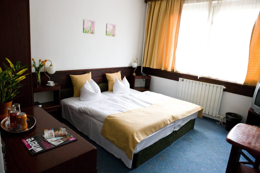 Hotel Gloria Budapest City Center standard room Hotel Gloria Budapest City Center