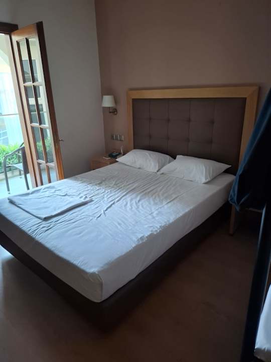 Zimmer Akrathos Beach Hotel