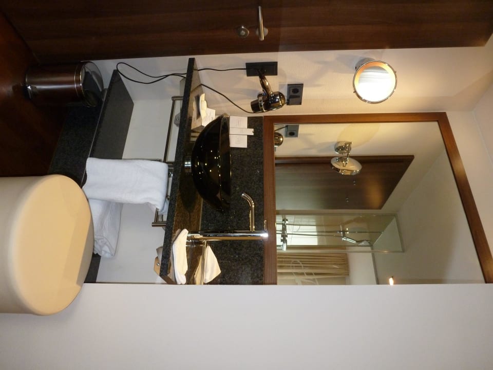 Waschtisch Flemings Hotel Frankfurt Main-Riverside