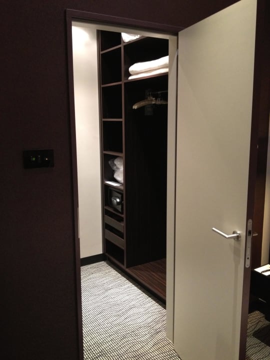 Begehbarer Kleiderschrank Steigenberger Icon Grandhotel Handelshof