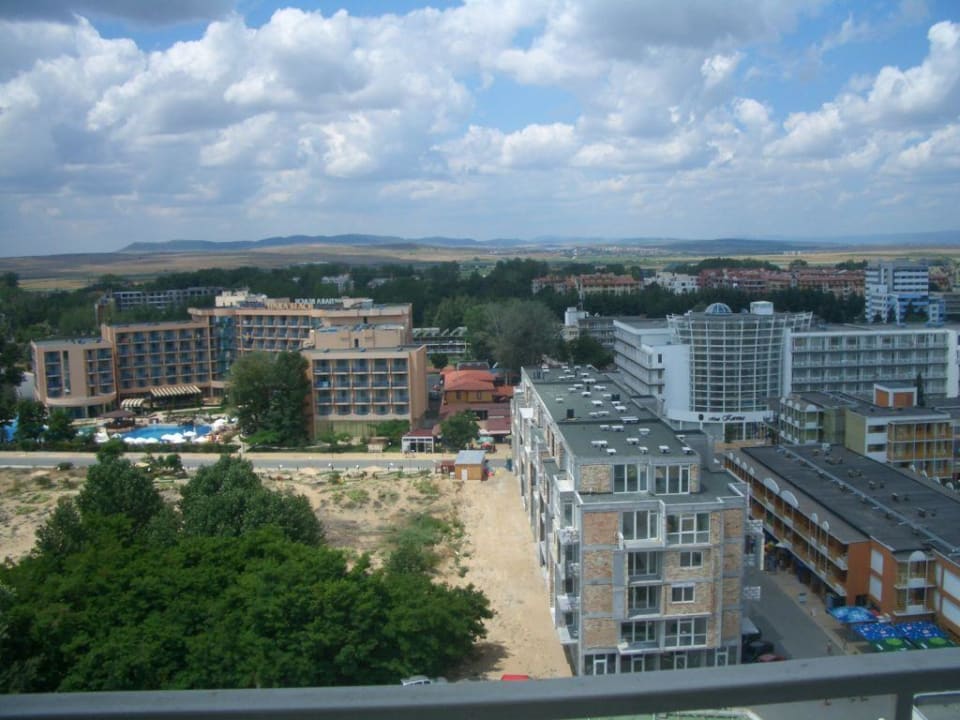 Blick auf die neue Appartementanlage Burgas Beach Hotel