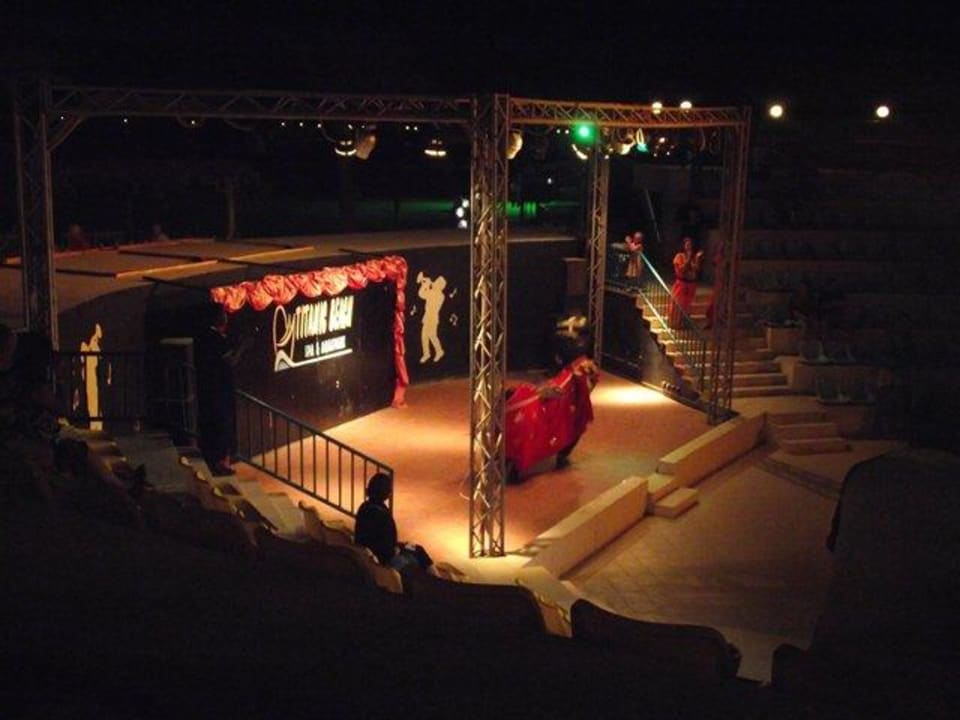Abendveranstaltung im Amphitheater Titanic Beach Spa & Aqua Park