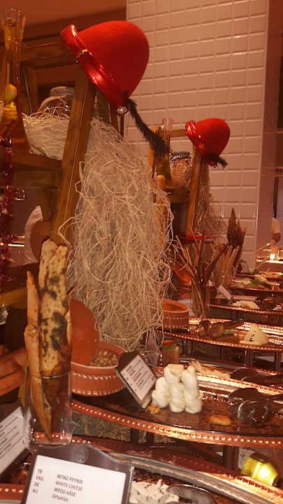 Gastro Acanthus Cennet Barut Collection