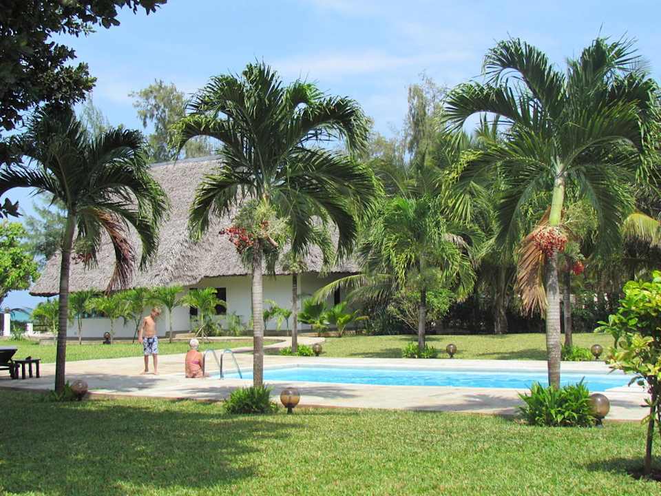Der schöne Pool wurde nur selten genutzt Hotel Karibuni Rafiki Beach Resort