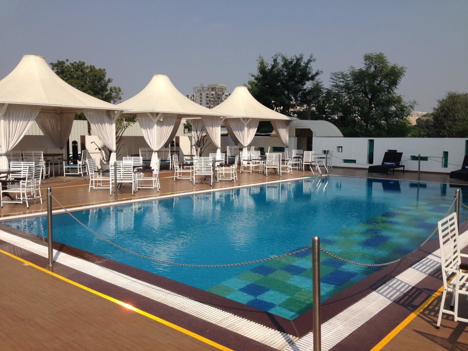 Pool Sayaji Hotel