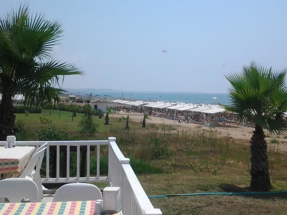 Strand Hotel Victory Resort