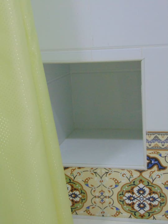 Zimmer Madrasah Polvon-Qori Boutique