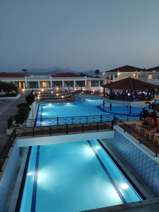 Pool Porto Bello Royal