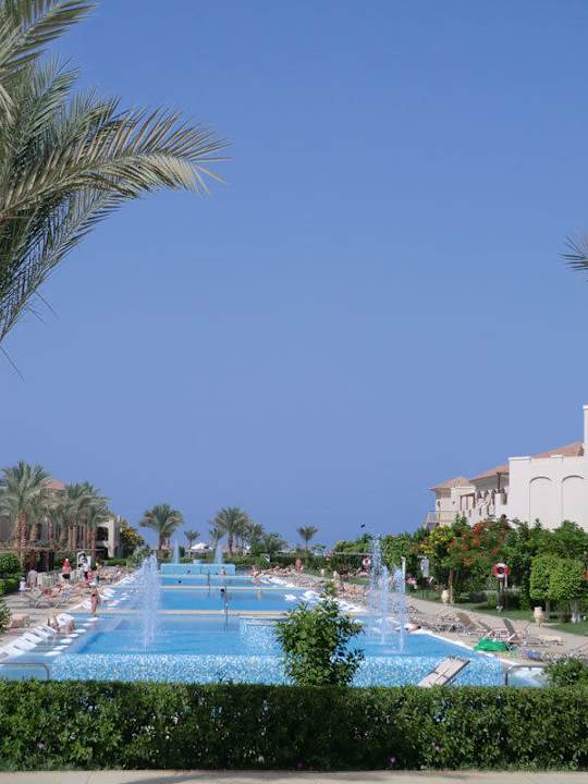 Lounge pool JAZ Aquamarine Resort