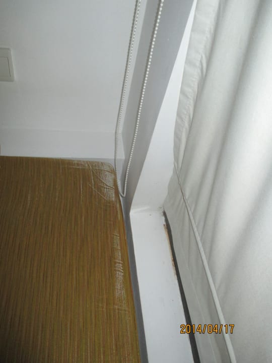 Farbkleckse sogar auf den Kissen Earl’s Reef Beruwala