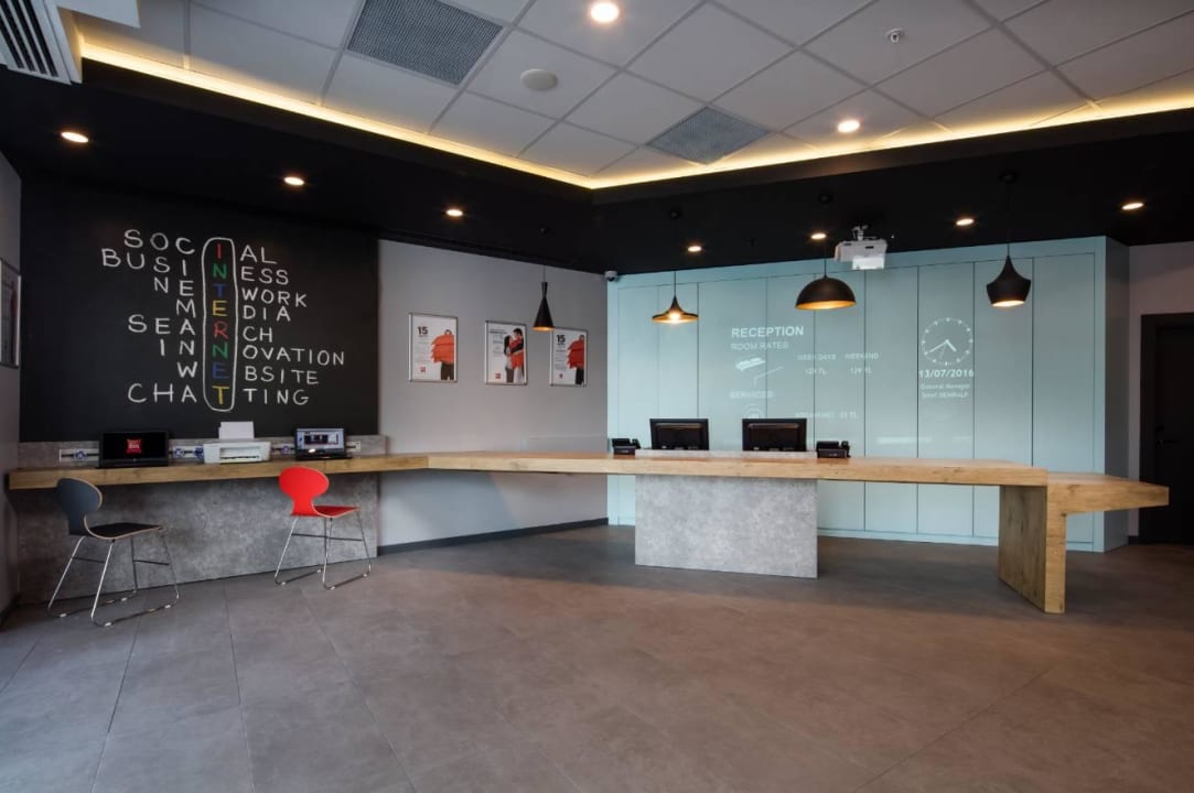 Reception ibis Istanbul West