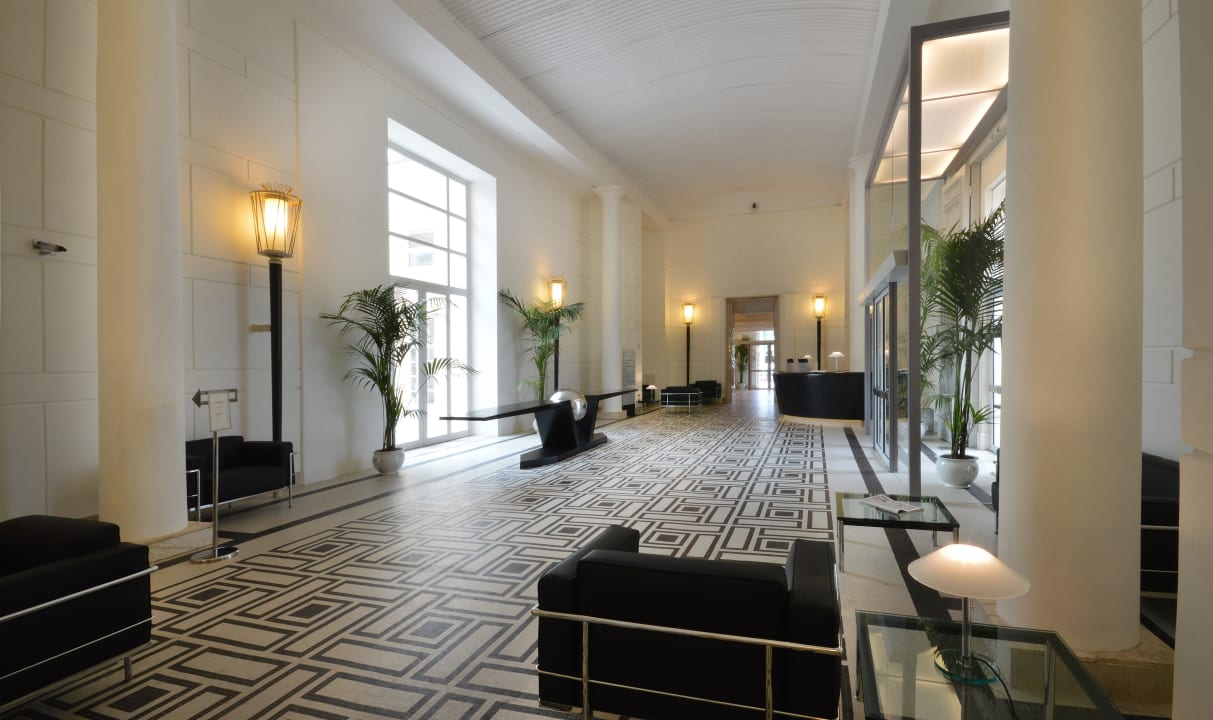 Lobby & main entrance Hotel Palazzo Esedra
