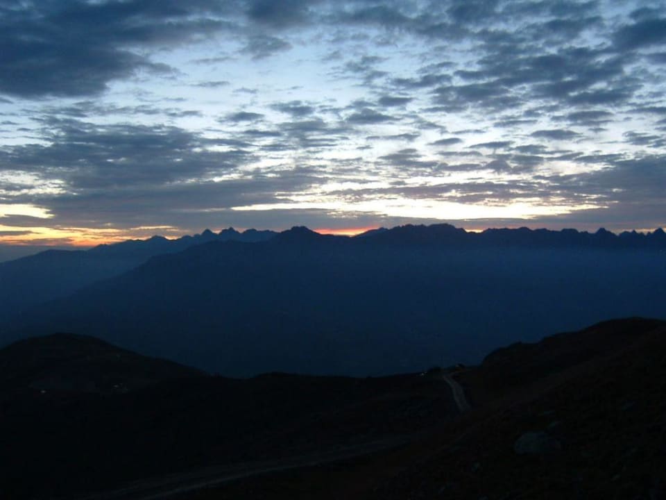 Sonnenaufgang über den Tiroler Bergen Hotel Sonnleiten