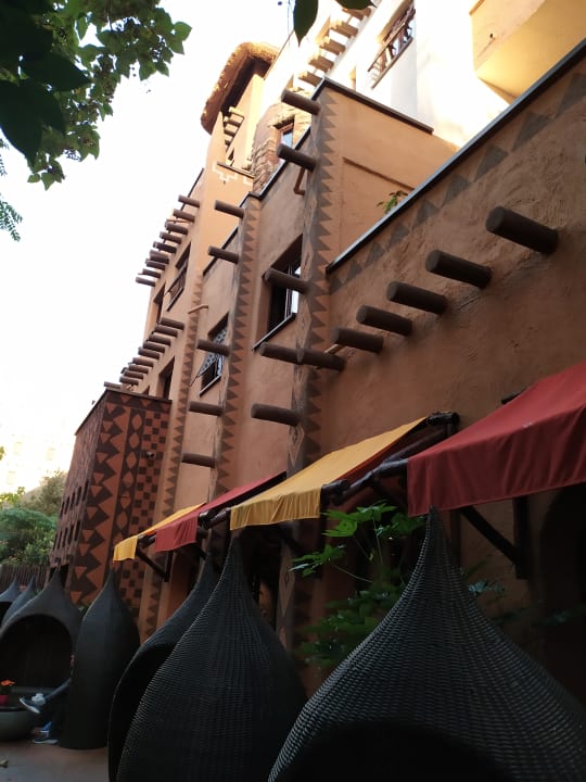 Außenansicht Hotel Matamba - Phantasialand Erlebnishotel