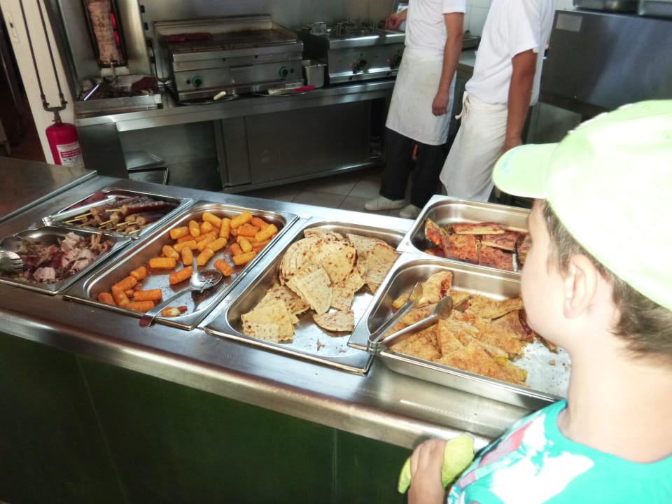 Mittagsbüffet TUI KIDS CLUB Alex Beach