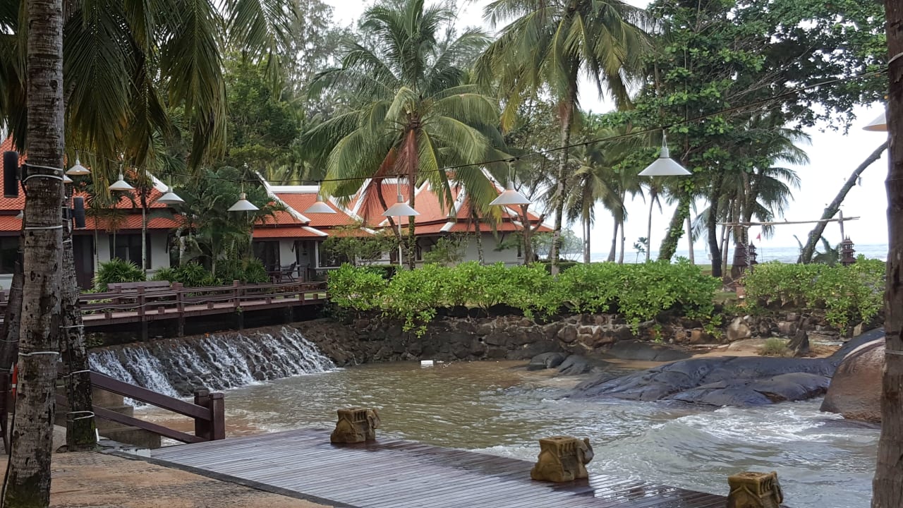 Strand bei Flut Khaolak Laguna Resort