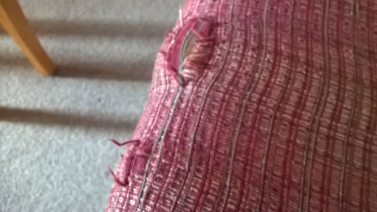 Eingerissende Polstermöbel Aparthotel Terrassenhof