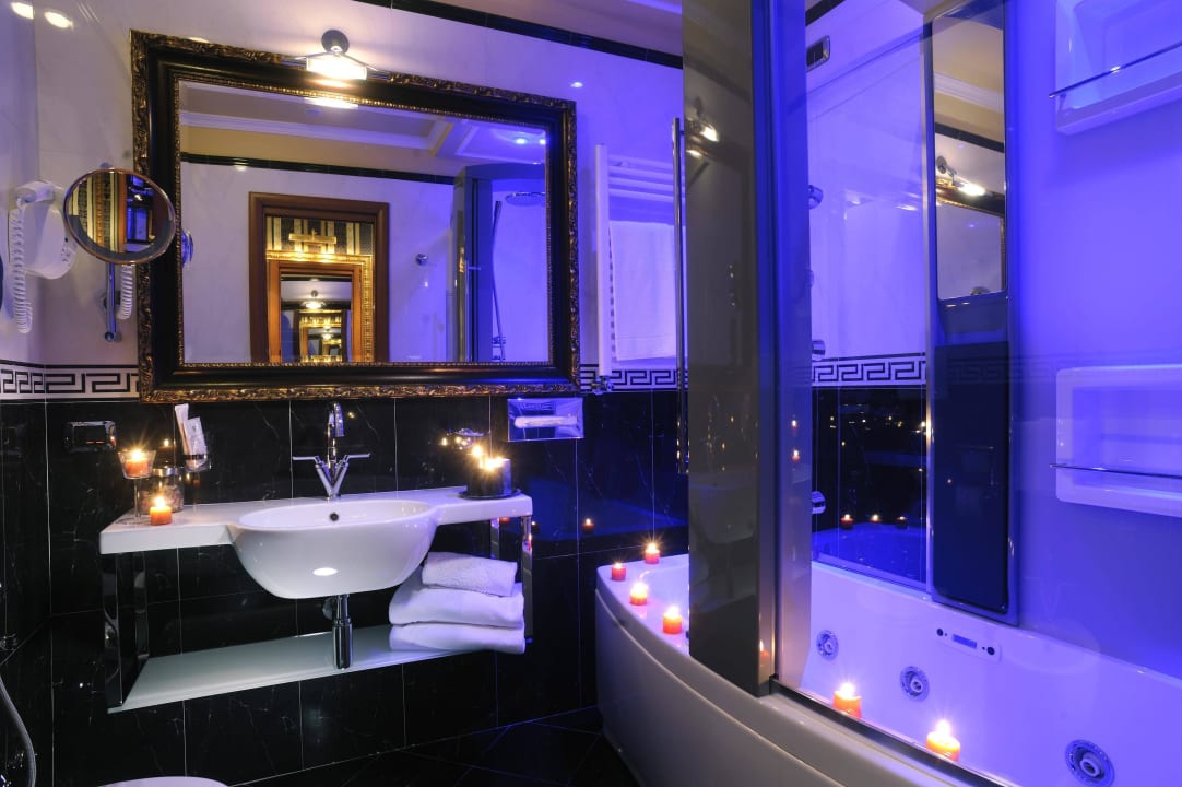 Service Bathroom Hotel Manfredi Suite in Rome
