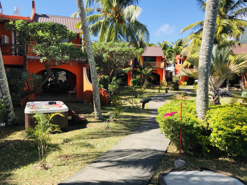 Gartenanlage Flowers of Paradise with LOV