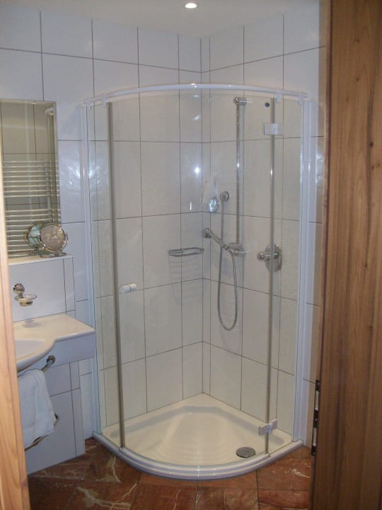 Bad in der Suite Hubertus Hotel & Apartments