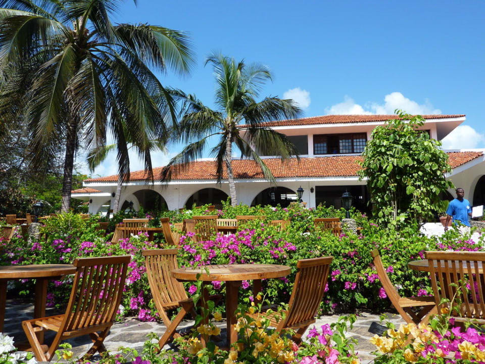 Blick zum Restaurant/Rezeption Diani Sea Resort