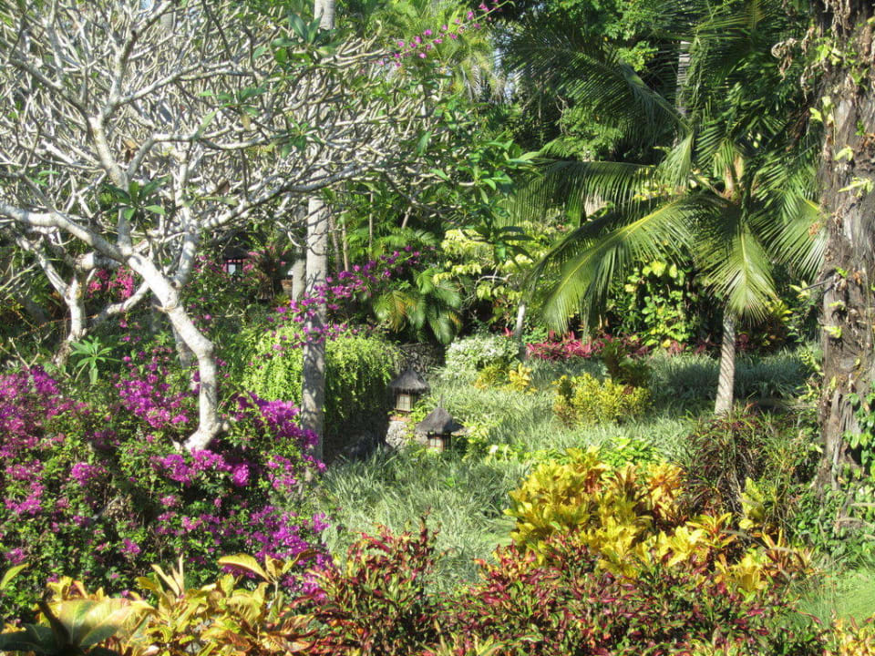 Traumhafte Gartenanlage Hyatt Regency Bali