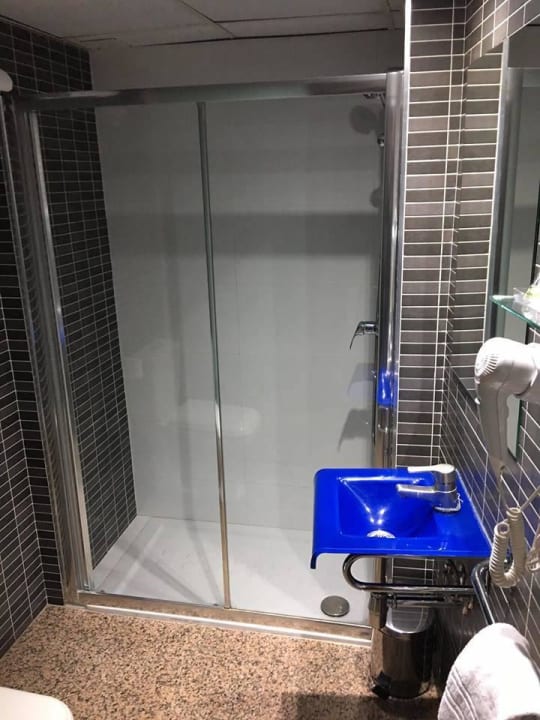 Bathroom  Hotel Nuevo Triunfo